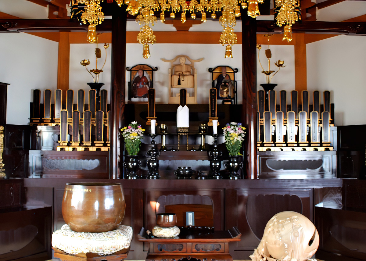 本堂の灯明